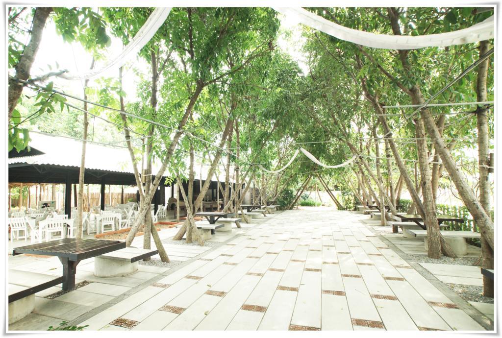 Franjipani Resort Хуа Хин Екстериор снимка